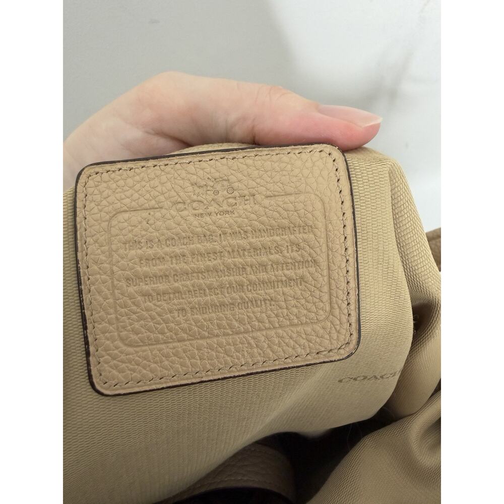 Coach Handbag Scout Hobo Bag Tan Top handle & Removable shoulder strap - Picture 8 of 15